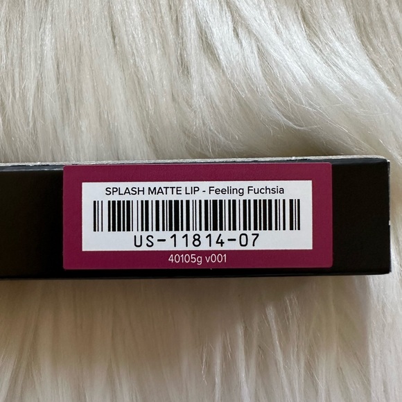 Younique Moonstruck Splash All-Day Matte Lip - Picture 5 of 6